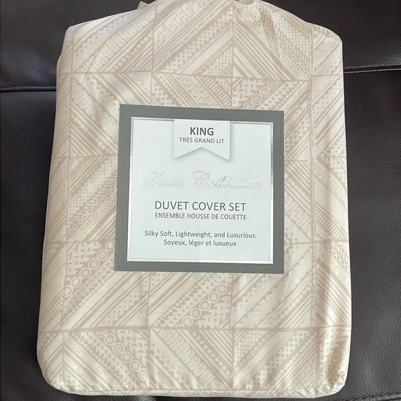 Swiss Collection DUVET COVER SET - Picture 1 of 6